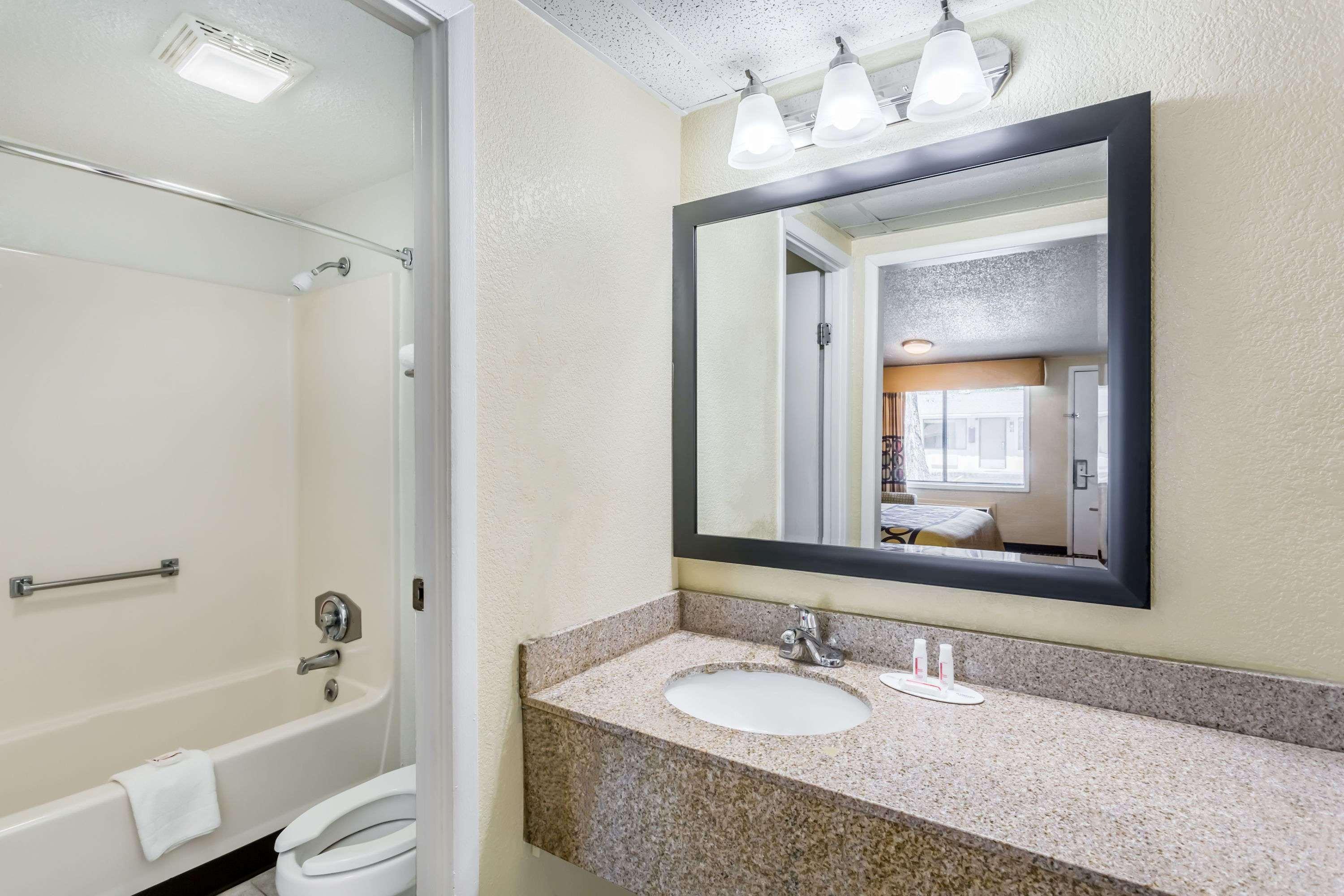 Super 8 by Wyndham Aberdeen Southern Pines Buitenkant foto