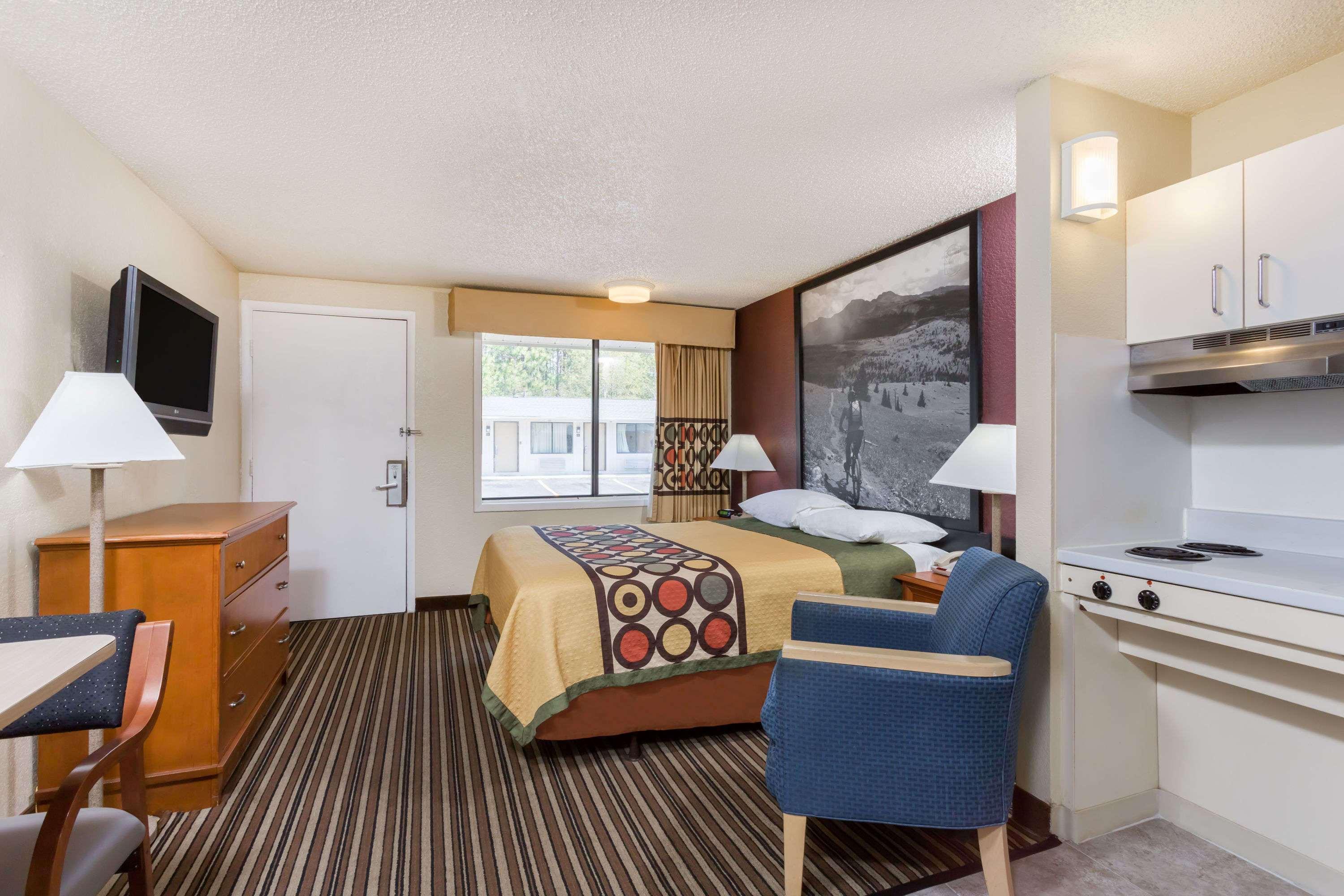 Super 8 by Wyndham Aberdeen Southern Pines Buitenkant foto
