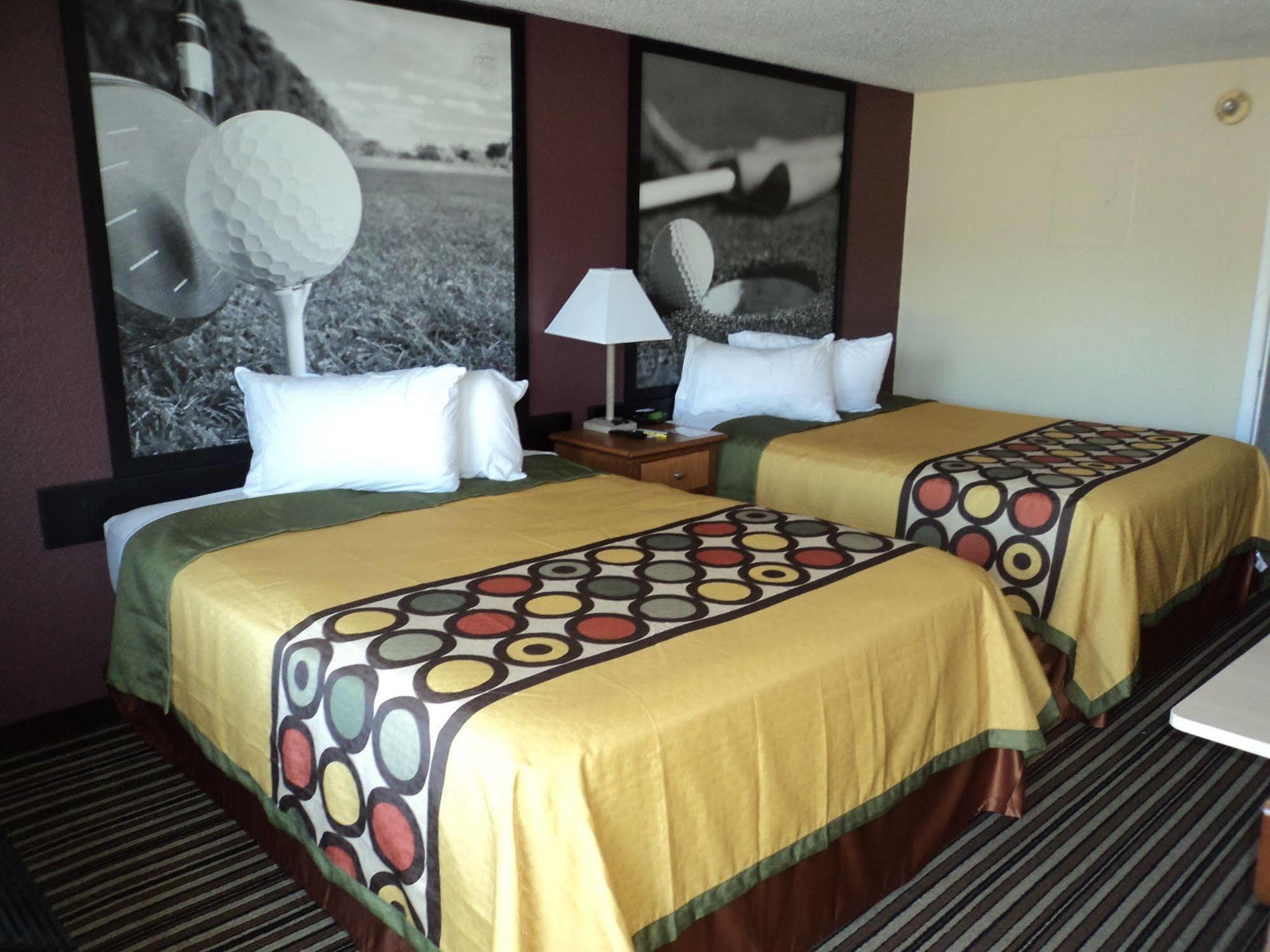 Super 8 by Wyndham Aberdeen Southern Pines Buitenkant foto