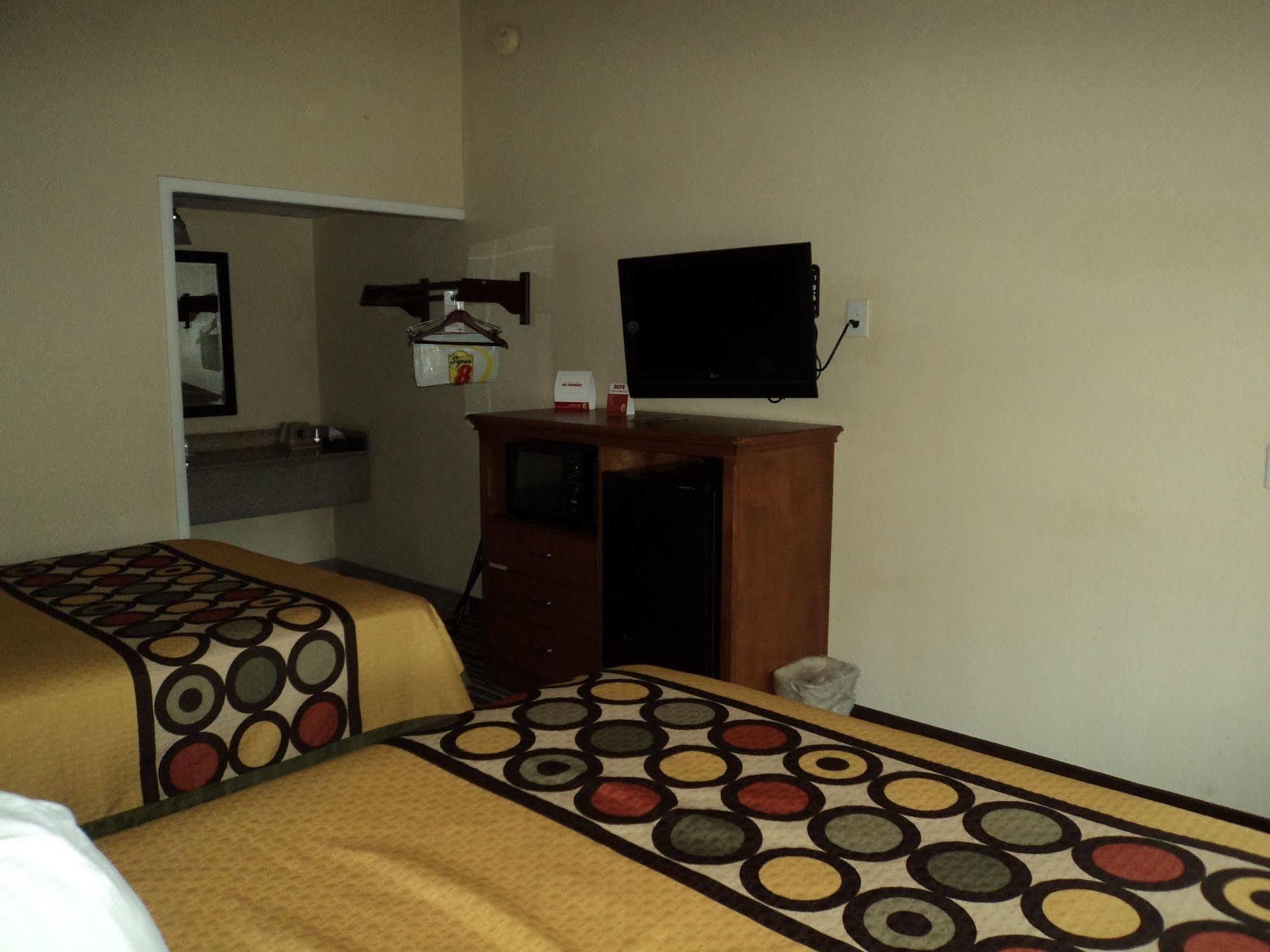 Super 8 by Wyndham Aberdeen Southern Pines Buitenkant foto
